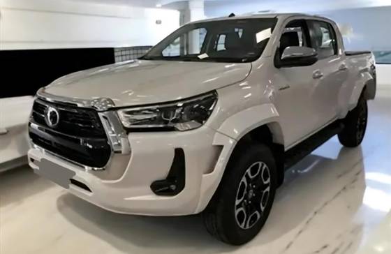 TOYOTA HILUX 2.8 D-4D TURBO DIESEL CD SRX PLUS 4X4 AUTOMÁTICO